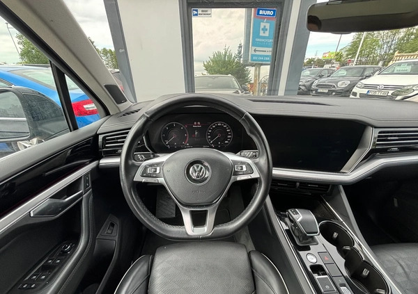 Volkswagen Touareg cena 224900 przebieg: 122396, rok produkcji 2019 z Margonin małe 436